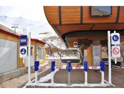 Karsız Palandöken, Geçen Seneyi Mumla Arıyor