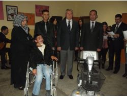 Kimse Yok Mu Derneği Engelli Öğrenciye Akülü Araba Verdi