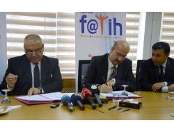 Fatih Projesi'nde Tabletler İçin İmzalar Atıldı