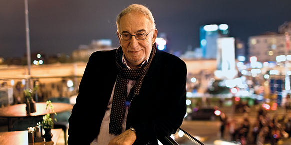 Hilmi Yavuz: "Düzyazılarımda hekim, şiirlerimde hastayım"