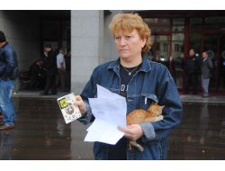 Kedisini Öldürdüğü İddiasıyla Komşusu Hakkında Suç Duyurusunda Bulundu