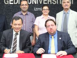 Gediz, Abd'deki 11 Üniversiteyle Öğrenci Anlaşması İmzaladı