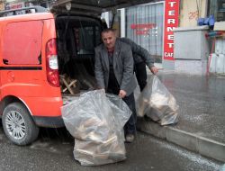 Sarıkamış'ta Kar Yağışı Etkili Oluyor