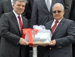 Cumhurbaşkanı Gül, Tarsus Belediye Başkanı Kocamaz'ı Köşke Davet Etti