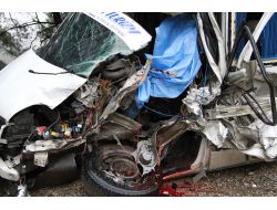 Minibüsle Tır Çarpıştı: 1 Ölü, 10 Yaralı (2)