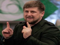 Çeçen Lider Kadirov'a Törenle General Rütbesi Takıldı