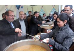 Rektör Aslan, Öğrencilere Aşure İkram Etti