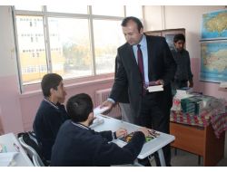 Köy Öğrencilerine Kitap Dağıtıldı