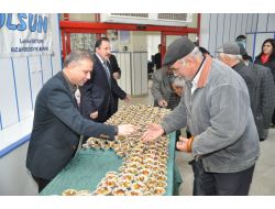 Kazan Belediyesi Vatandaşlara Aşure Dağıttı