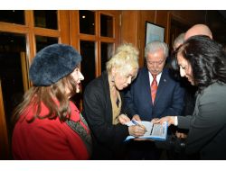 Abd'ye Kaçırılan Satsneferu Heykeli'nin İadesi İçin Kampanya Başlatıldı