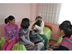 Şarkıcı Tarık Mengüç Malatya'da Yurt Çocuklarını Sevindirdi