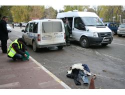 Valilik Önüne Bırakılan Şüpheli Çanta Polisi Alarma Geçirdi