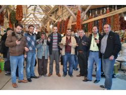 Müşterilerine Telsiz Dağıtan Maraşlı Çay İşletmecisi Satışlarını Artırdı