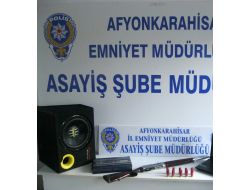 Hırsızlık Zanlıları Kamera Görüntülerinden Yakalandı