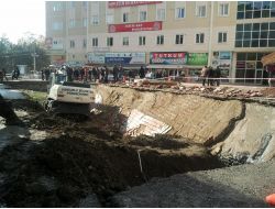 Öğrenciler Geçerken Köprü Yıkıldı