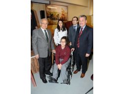 Mavi Kapaklar 2 Engelli Öğrenciyi Sevindirdi