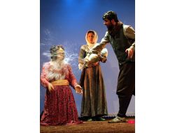 Kan Davası, Kürtçe Tiyatro Oyunu Oldu