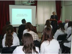 Simav Devlet Hastanesi Başhekimi Öğrencilere Seminer Verdi