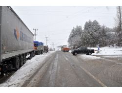 Pülümür’de Yoğun Kar Yağışı Ulaşımı Olumsuz Etkiliyor