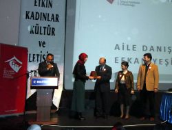 Yeşildağ: Çocuğunuza Karşı Çokbilmiş Anne Olmayın