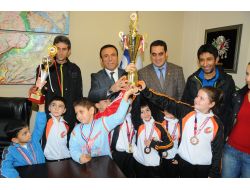 Türkiye 2.si Olan Canik Belediyespor Badminton Takımı Samsun'un Gururu
