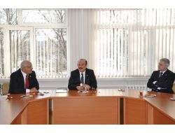 Türkiye'den Kırgızistan'a Gelen Siyasetçi Ve İşadamlarından Türk Okuluna Ziyaret