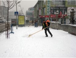 Erzurum'da 100'den Fazla Köy Yolu Ulaşıma Kapandı