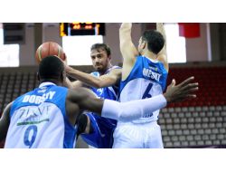 Royal Halı Gaziantep Büyükşehir Belediye: 81 - Türk Telekom: 69