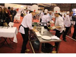 Usta Şefler, Hem Hünerlerini Sergiledi Hem Balıklarla Şov Yaptı