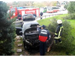 Virajı Alamayan Kadın Sürücünün Otomobili, Alev Aldı