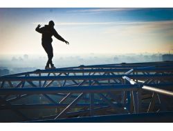 Ukraynalı Örümcek Adam Yürekleri Ağızlara Getirdi