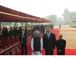 Yanukoviç, Hindistan’da Resmi Temaslarda Bulunuyor