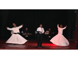 Eyüp Belediyesi’nden Tiyatro Ve Konser Şöleni