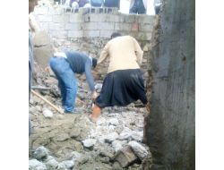 Gök Gürültüsüyle Çöken Ahırda 2 İnek Telef Oldu