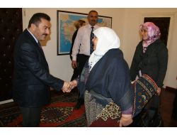 Taşpınar Halılarını Koruma Ve Yaşatma Derneği'nden Vali Altınok'a Ziyaret