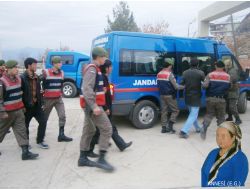 13 Yaşındaki Kızına Zorla Fuhuş Yaptıran Anne Gözaltına Alındı