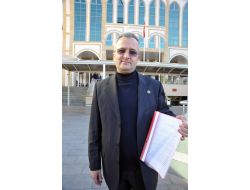 Hz. Peygamber'e Hakaret İddiasıyla Yargılanan Kadın Avukatın Duruşması Ertelendi