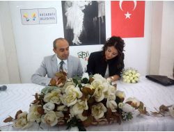 Kuşadası’nda Bugün 10 Dakikada Bir Nikah Kıyılıyor