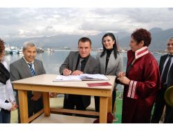 12.12.2012 Çılgınlığı Denizin Ortasında Nikah Kıydırdı