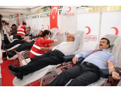 12.12.2012'de Kan Vermek İçin Yarıştılar