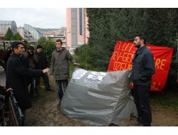 3 Gündür İzinsiz Gösteri Yapıyorlar