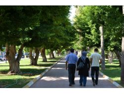 Hataylılar Sıcak Havanın Tadını Çıkarıyor