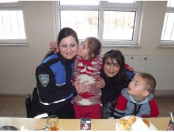 Uşak Polisi Vala Gedik İlköğretim Ve İş Okulu'nu Ziyaret Etti