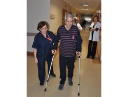 Sedyeyle Geldiği Hastaneden Yürüyerek Çıkacak