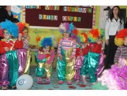 Başkaleli Minikler Yerli Malı Haftası'nı Coşkuyla Kutladı