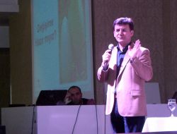 "Anneler Çocuklarınıza Mutlaka Sevdiğinizi Söyleyin"