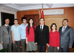 Bilim Olimpiyatlarında Samsun'un Gururu Olan Öğrenciler Ödüllendirildi