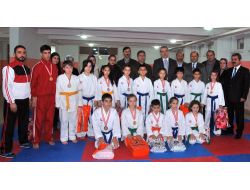 Uluslararası Karate Şampiyonası’nda Başarılı Olan Sporcular Ödüllendirilirdi