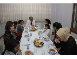 Vali Tekinarslan, Sevgi Evlerindeki Çocukları Ziyaret Etti