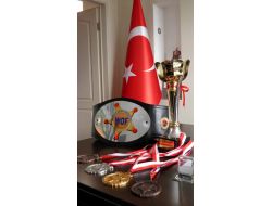 Biriktirdikleri Harçlıklarıyla Katıldıkları Şampiyonada 4 Madalya Kazandılar
